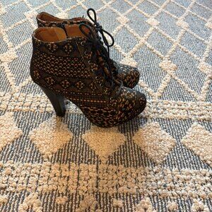 CHARLOTEE RUSSE Women’s Size 10 Lace High Heel Booties